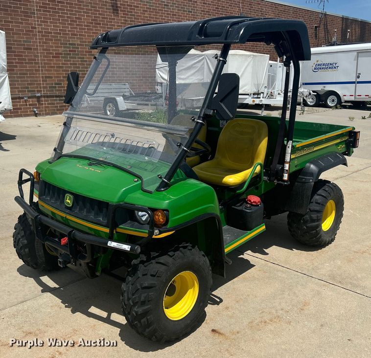 image for item MO9237 2006 John Deere  Gator HPX utility vehicle