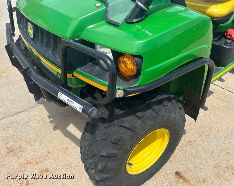 image for item MO9237 2006 John Deere  Gator HPX utility vehicle