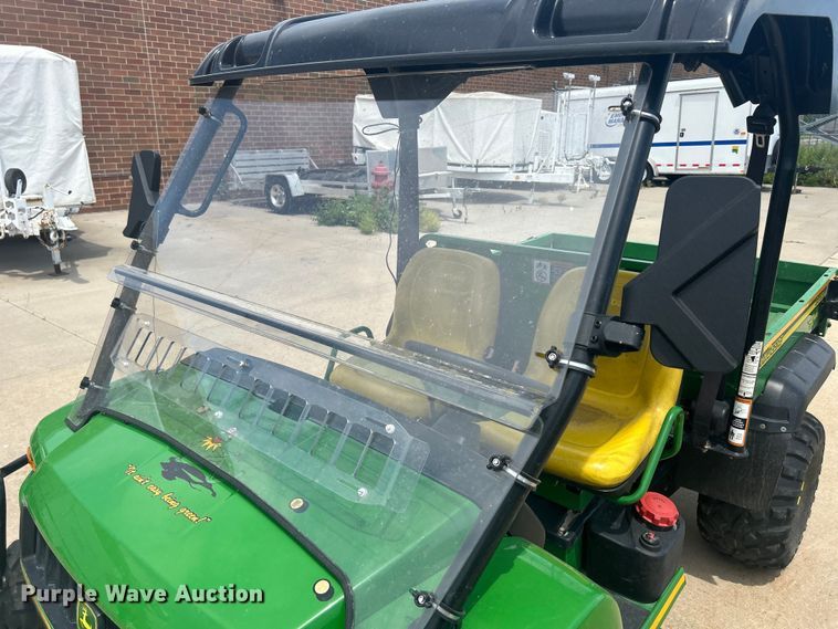 image for item MO9237 2006 John Deere  Gator HPX utility vehicle