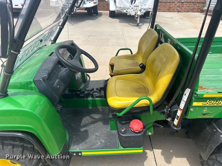 image for item MO9237 2006 John Deere  Gator HPX utility vehicle