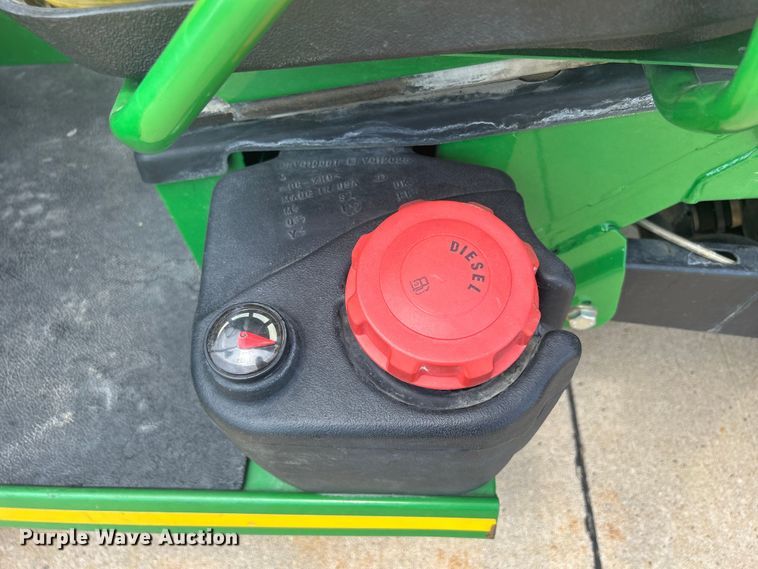 image for item MO9237 2006 John Deere  Gator HPX utility vehicle