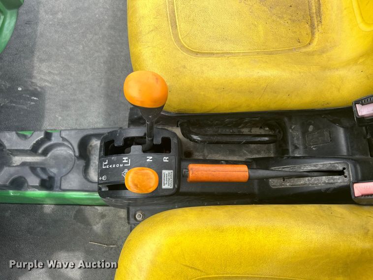 image for item MO9237 2006 John Deere  Gator HPX utility vehicle