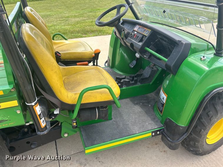 image for item MO9237 2006 John Deere  Gator HPX utility vehicle