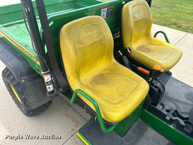 image for item MO9237 2006 John Deere  Gator HPX utility vehicle