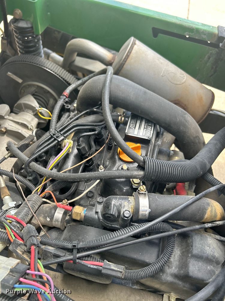 image for item MO9237 2006 John Deere  Gator HPX utility vehicle