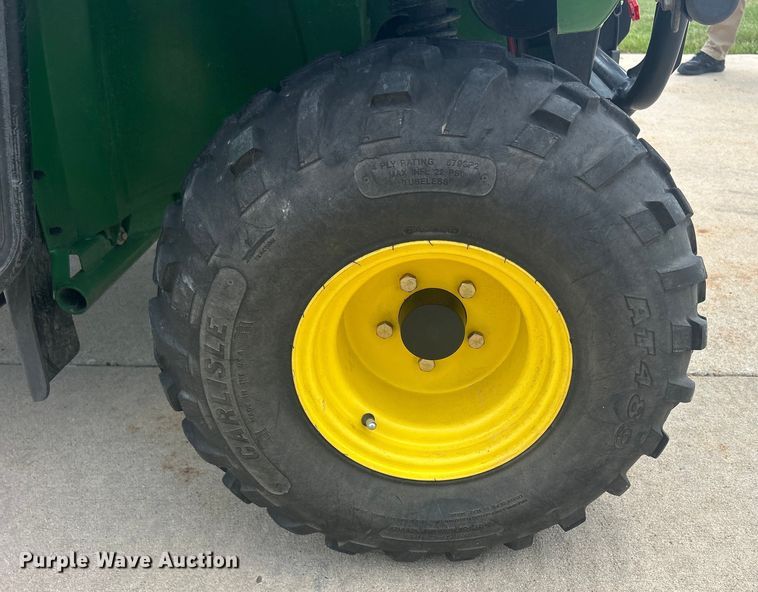 image for item MO9237 2006 John Deere  Gator HPX utility vehicle