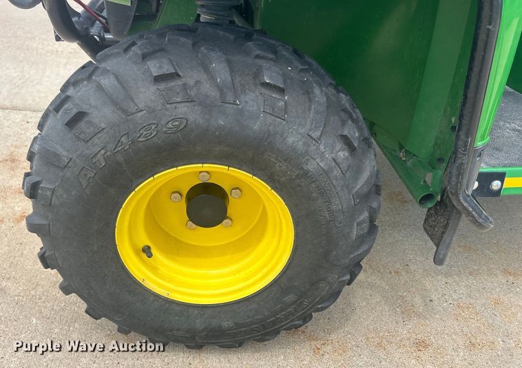 image for item MO9237 2006 John Deere  Gator HPX utility vehicle