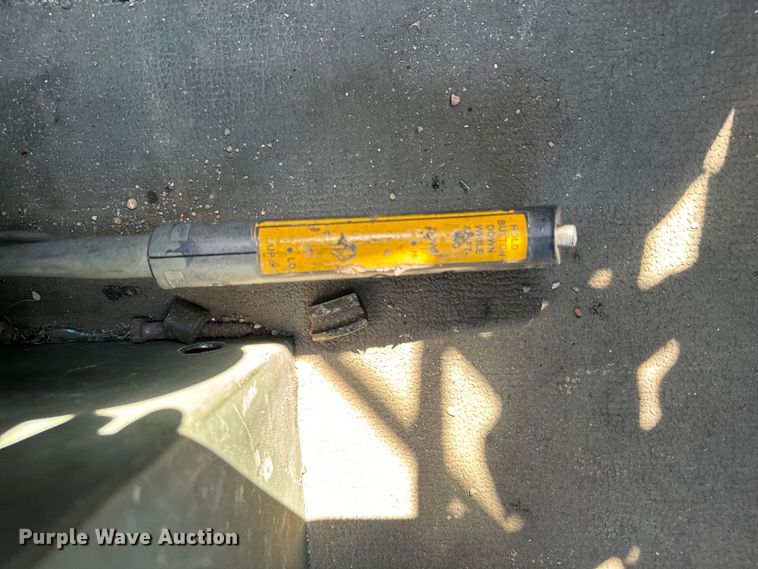 image for item MU9793 1985 AM General M923A1 truck cab and chassis