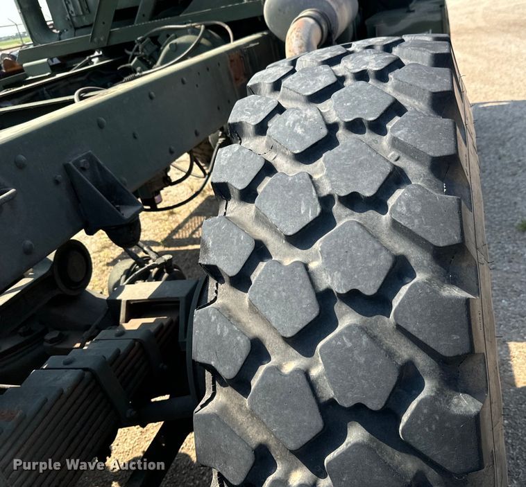 image for item MU9793 1985 AM General M923A1 truck cab and chassis