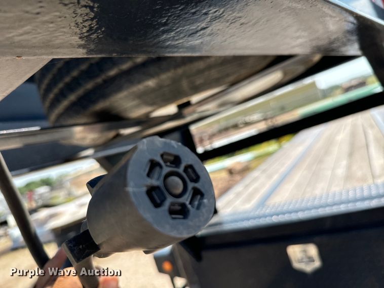 image for item MU9794 2016 PJ LD302 equipment trailer