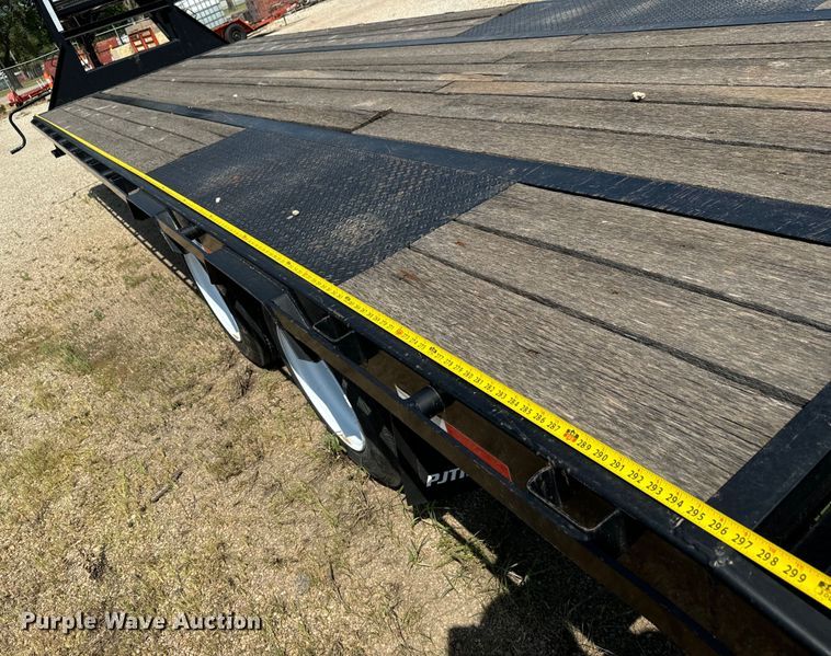 image for item MU9794 2016 PJ LD302 equipment trailer