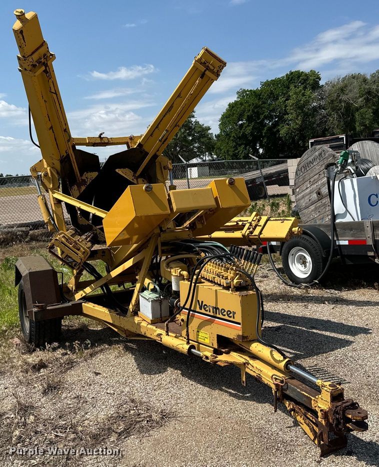 image for item MU9795 1985 Vermeer TS44A tree spade