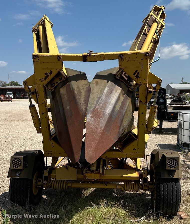 image for item MU9795 1985 Vermeer TS44A tree spade