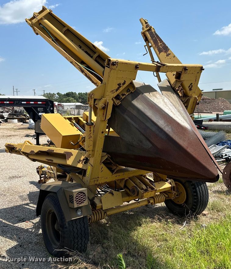 image for item MU9795 1985 Vermeer TS44A tree spade