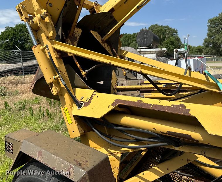 image for item MU9795 1985 Vermeer TS44A tree spade