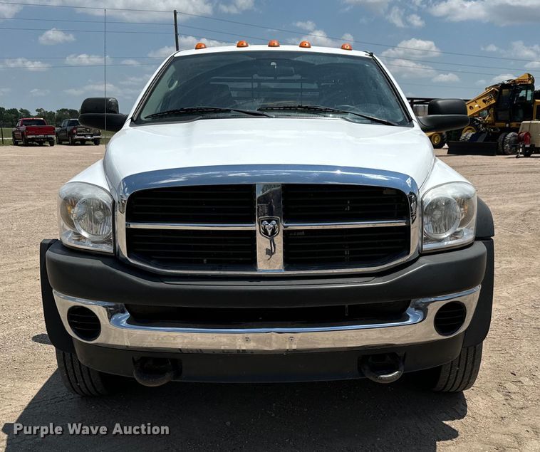image for item MU9798 2008 Dodge Ram 4500HD flatbed truck