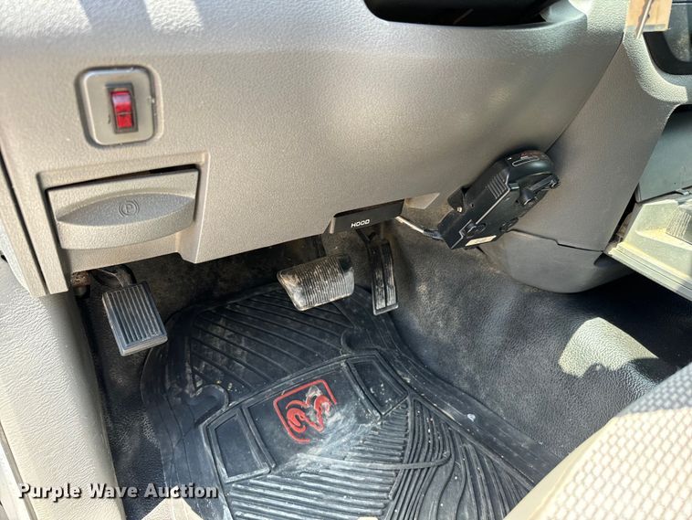 image for item MU9798 2008 Dodge Ram 4500HD flatbed truck