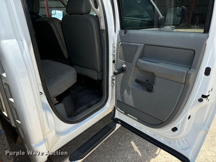 image for item MU9798 2008 Dodge Ram 4500HD flatbed truck