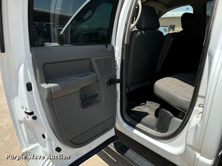 image for item MU9798 2008 Dodge Ram 4500HD flatbed truck