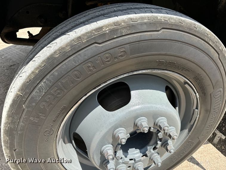 image for item MU9798 2008 Dodge Ram 4500HD flatbed truck