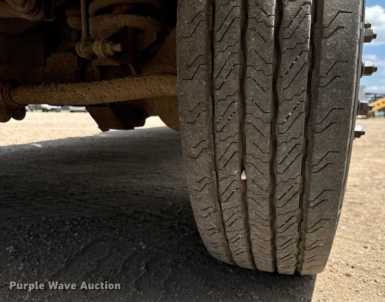 image for item MU9798 2008 Dodge Ram 4500HD flatbed truck