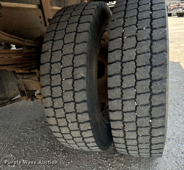 image for item MU9798 2008 Dodge Ram 4500HD flatbed truck