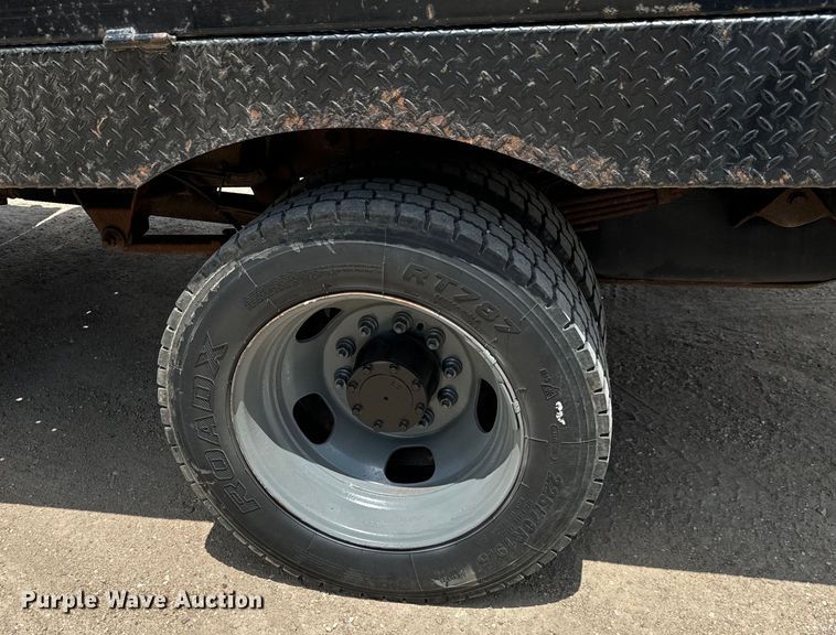 image for item MU9798 2008 Dodge Ram 4500HD flatbed truck