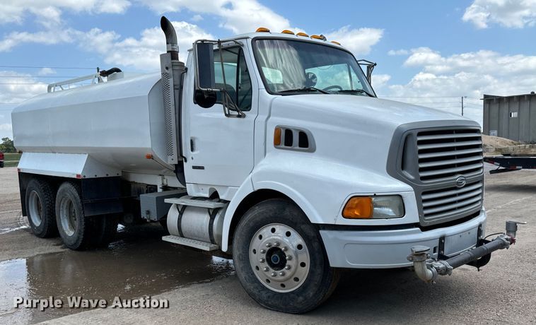 image for item MU9799 1999 Sterling water truck