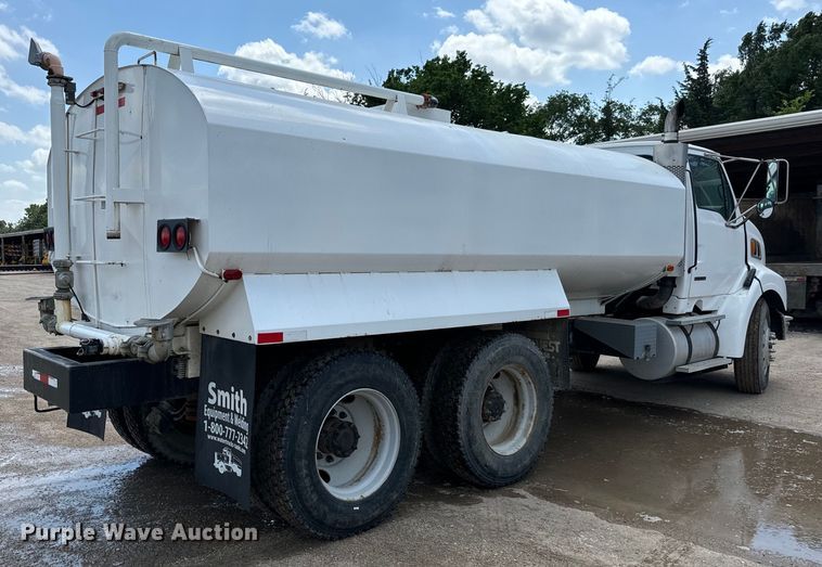 image for item MU9799 1999 Sterling water truck