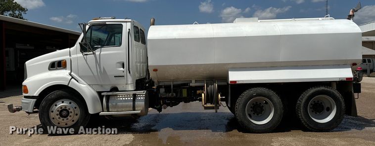 image for item MU9799 1999 Sterling water truck