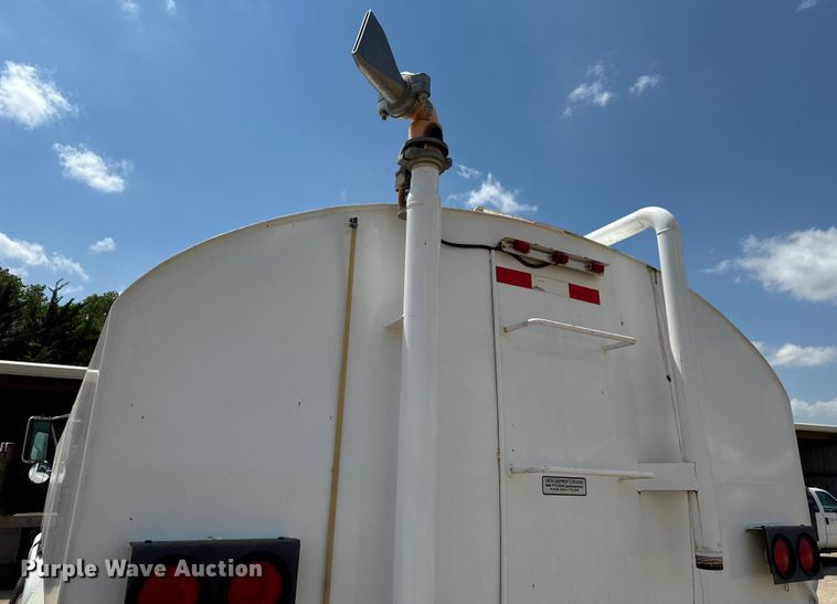 image for item MU9799 1999 Sterling water truck