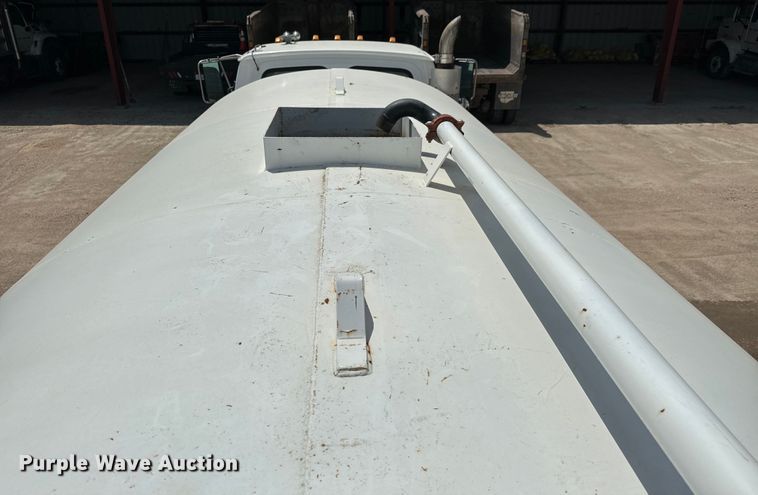 image for item MU9799 1999 Sterling water truck