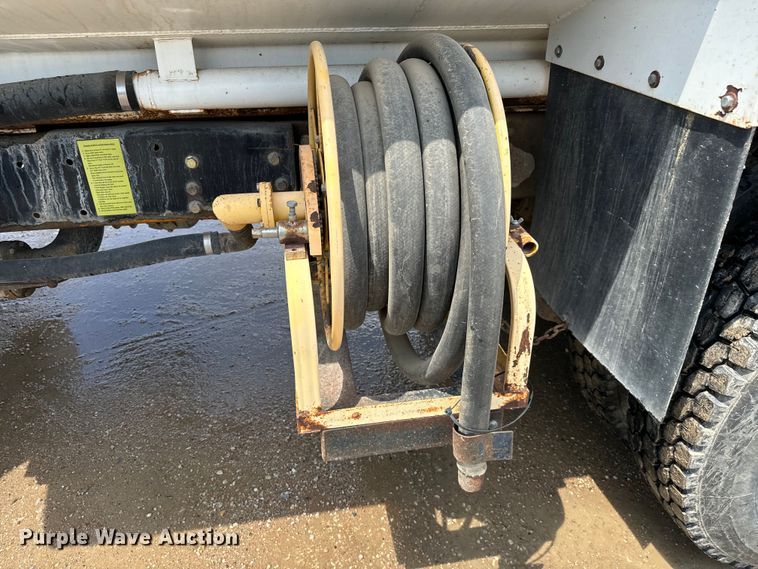 image for item MU9799 1999 Sterling water truck