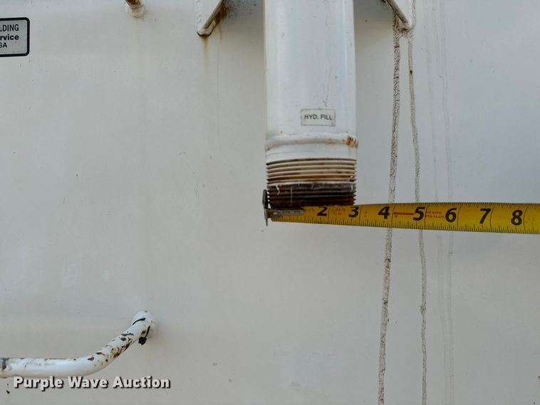 image for item MU9799 1999 Sterling water truck