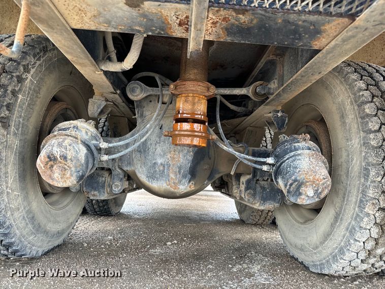 image for item MU9799 1999 Sterling water truck