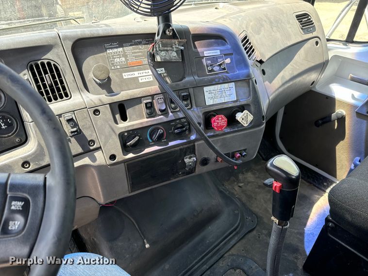 image for item MU9799 1999 Sterling water truck