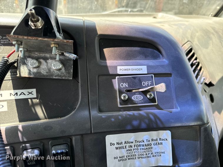 image for item MU9799 1999 Sterling water truck