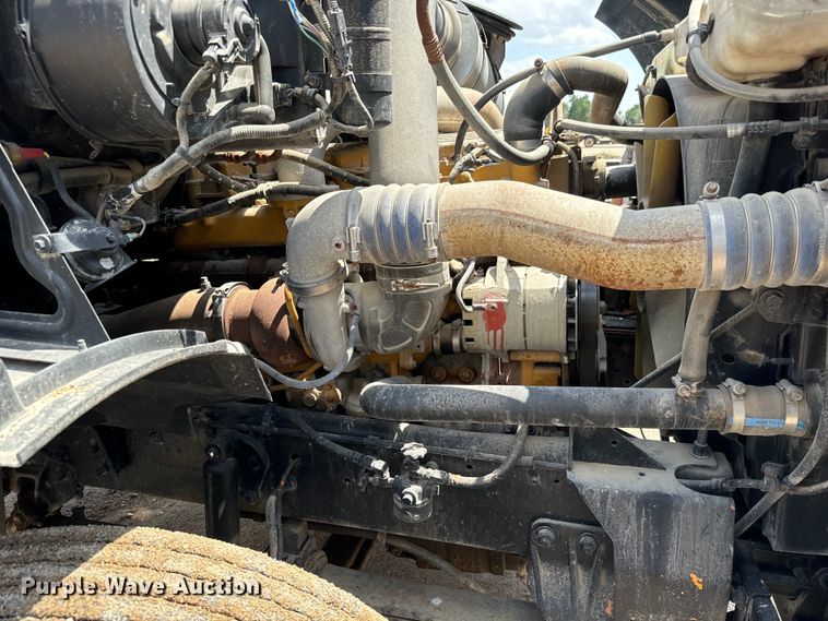 image for item MU9799 1999 Sterling water truck