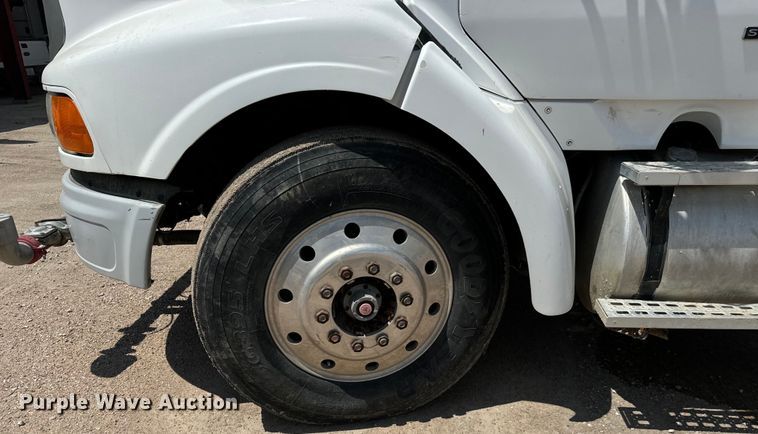 image for item MU9799 1999 Sterling water truck