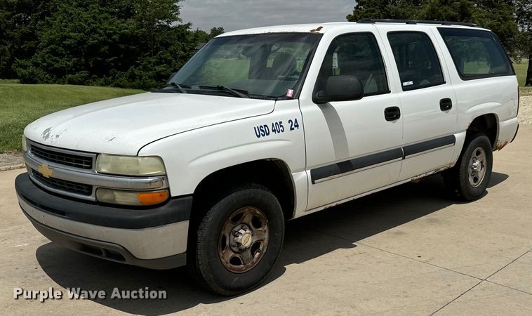 image for item MU9811 2004 Chevrolet  Suburban  SUV