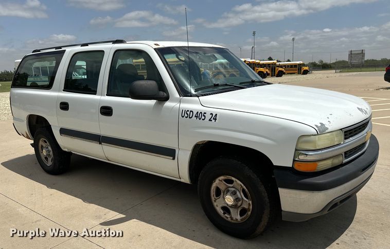 image for item MU9811 2004 Chevrolet  Suburban  SUV