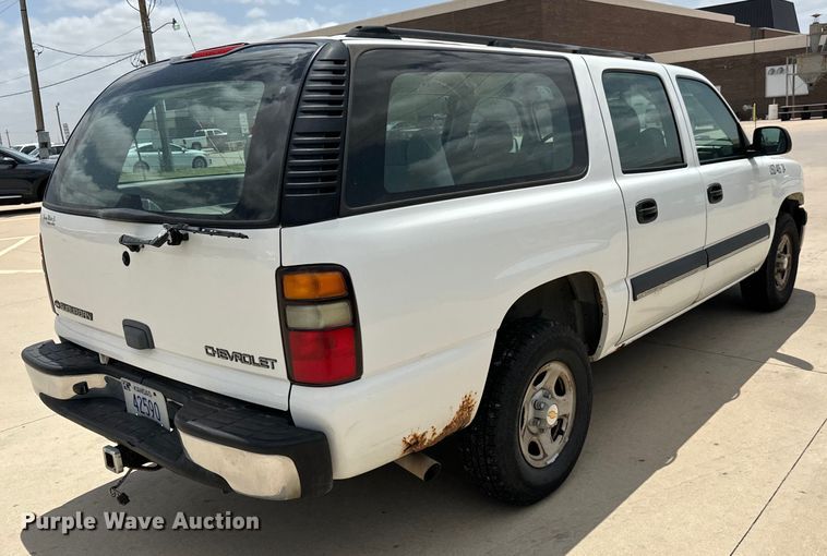 image for item MU9811 2004 Chevrolet  Suburban  SUV
