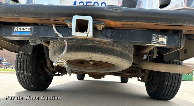 image for item MU9811 2004 Chevrolet  Suburban  SUV