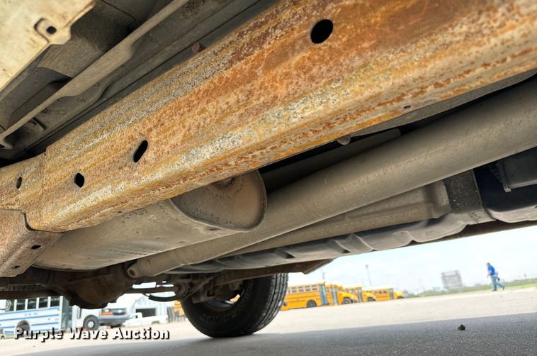 image for item MU9811 2004 Chevrolet  Suburban  SUV