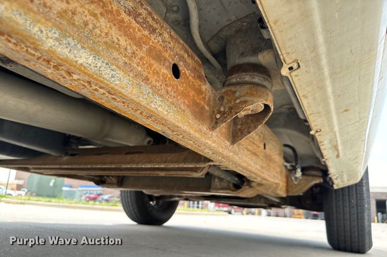 image for item MU9811 2004 Chevrolet  Suburban  SUV