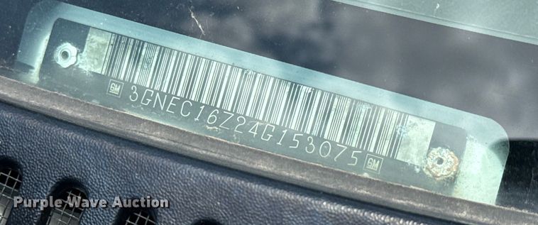 image for item MU9811 2004 Chevrolet  Suburban  SUV