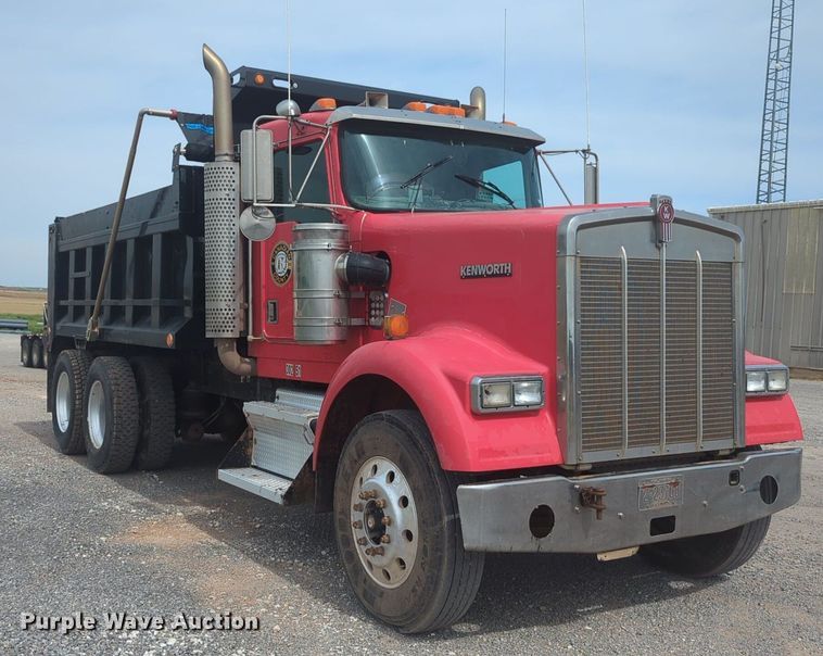image for item NG9891 2002 Kenworth  W900 dump truck