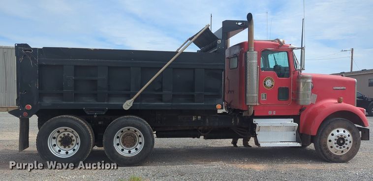 image for item NG9891 2002 Kenworth  W900 dump truck