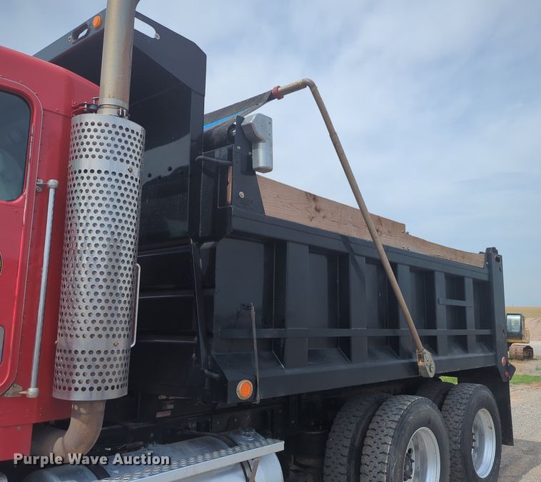 image for item NG9891 2002 Kenworth  W900 dump truck