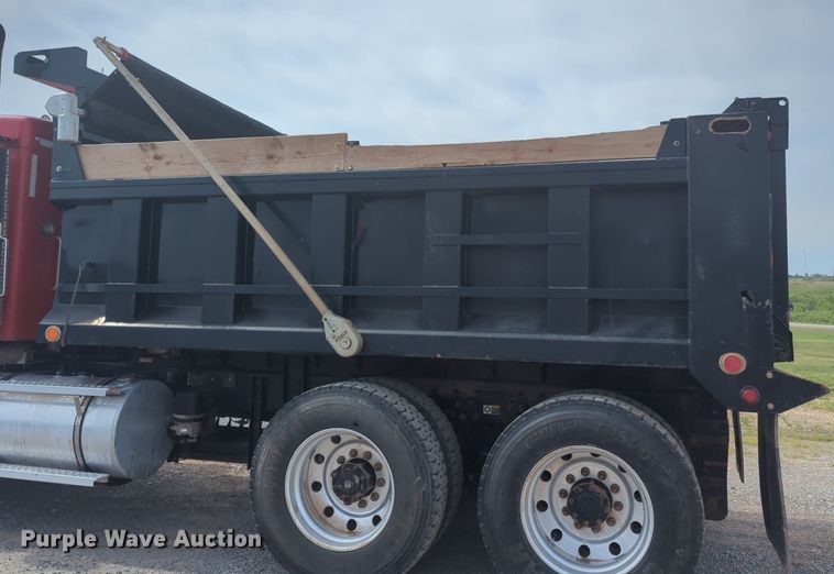 image for item NG9891 2002 Kenworth  W900 dump truck